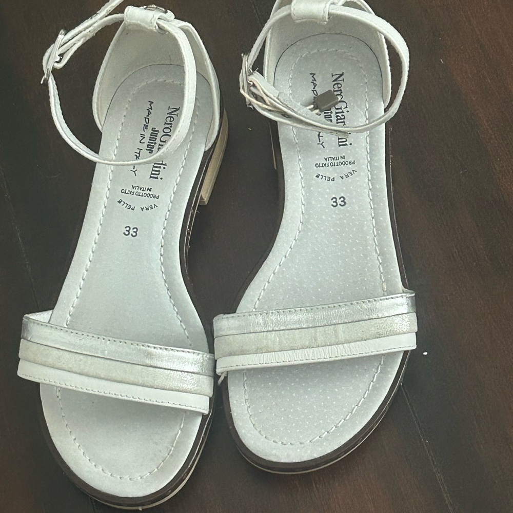 NeroGiardini size 33 silver Authentic